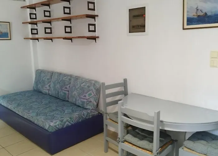 Apartment Iro's Cute House