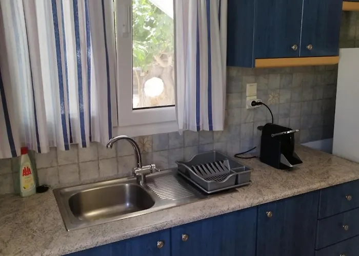 Apartment Iro's Cute House